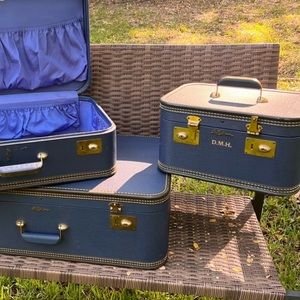 Gorgeous, vintage Lady Baltimore luggage. 3 of 3